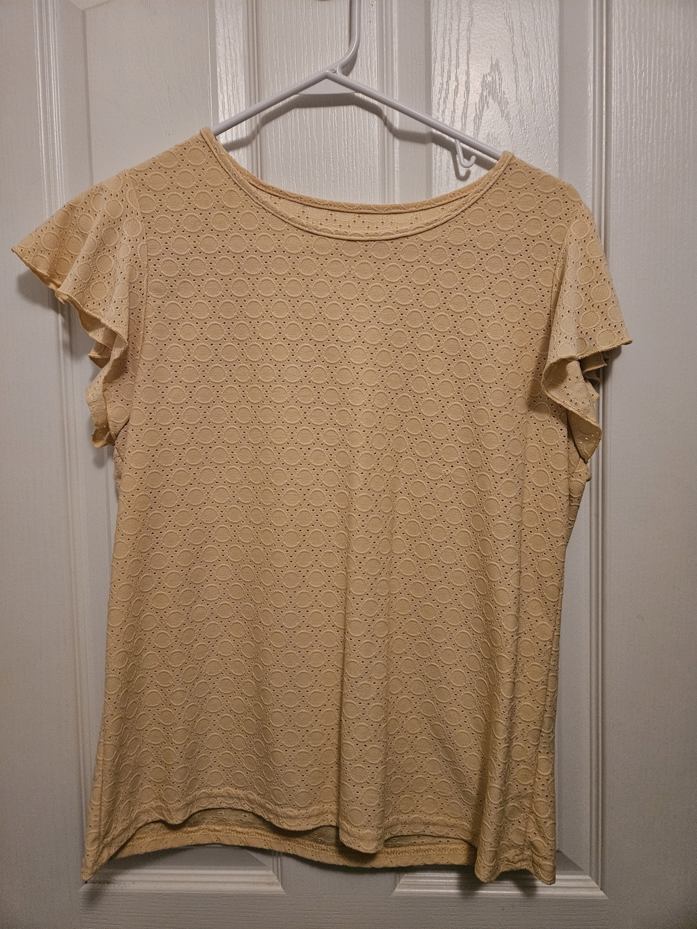 🎉 4 Items/$15 🎉 Women’s Short Sleeve Eyelet Top - Yellow Eyelet